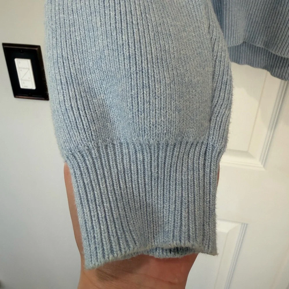 Auth.✅ ALO Yoga Scholar Hooded Sweater in “Celestial Blue Heather” Size Medium💙